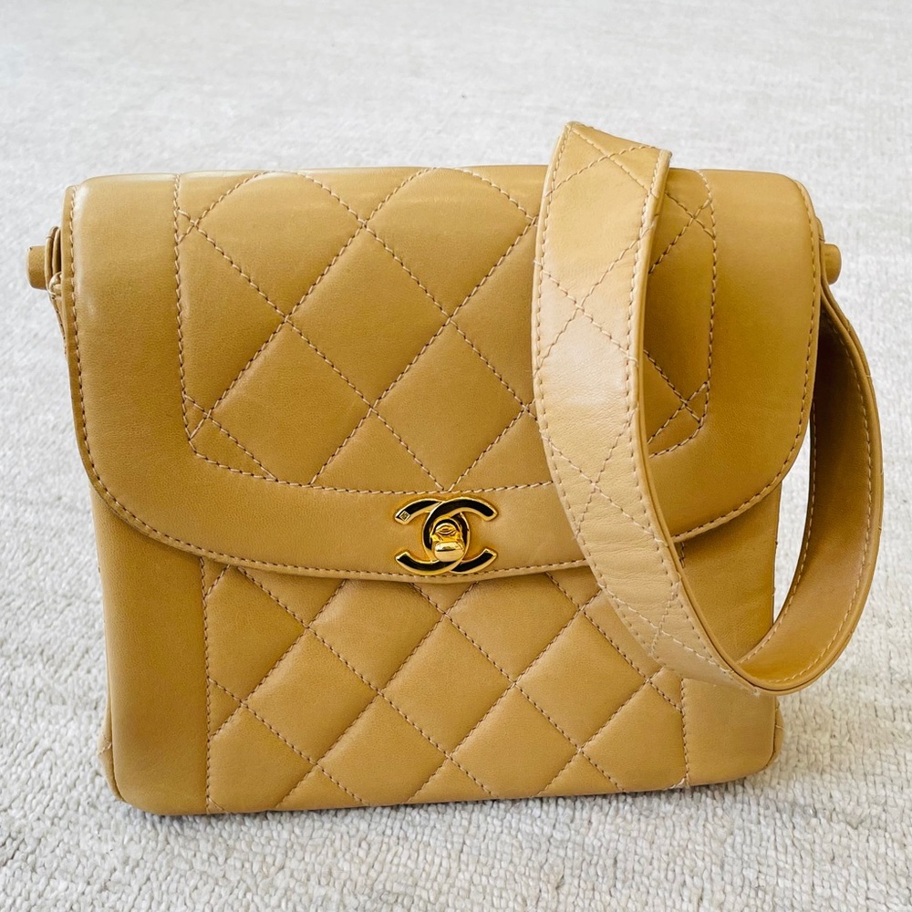SOLD - Chanel Vintage Diana Lambskin Shoulder Bag - Picture 1 of 16